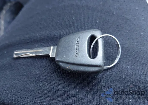 2008 Volvo S60 2.5T из США, поврежденный, VIN YV1RH592982698037